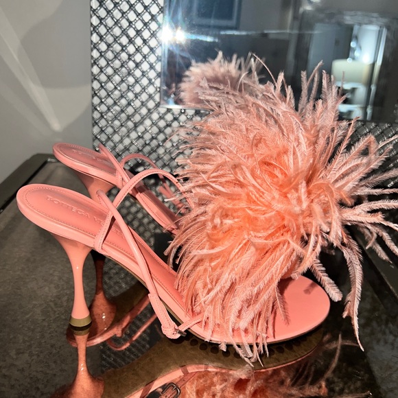 Bottega Veneta Feather Dot Sandals in flamingo - Picture 8 of 8